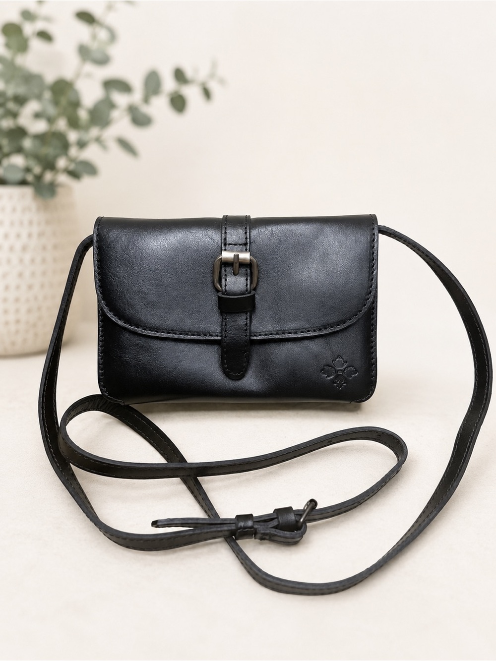 Patricia Nash Torri Crossbody Black Leather Buckle Flap Purse EUC - Picture 1 of 12